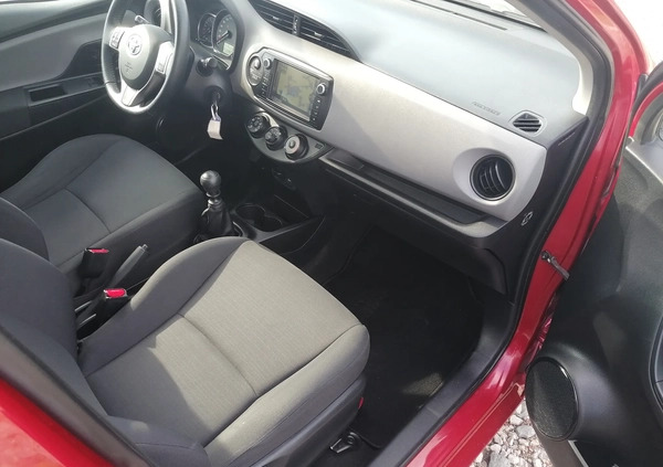 Toyota Yaris cena 37900 przebieg: 155000, rok produkcji 2016 z Bochnia małe 254